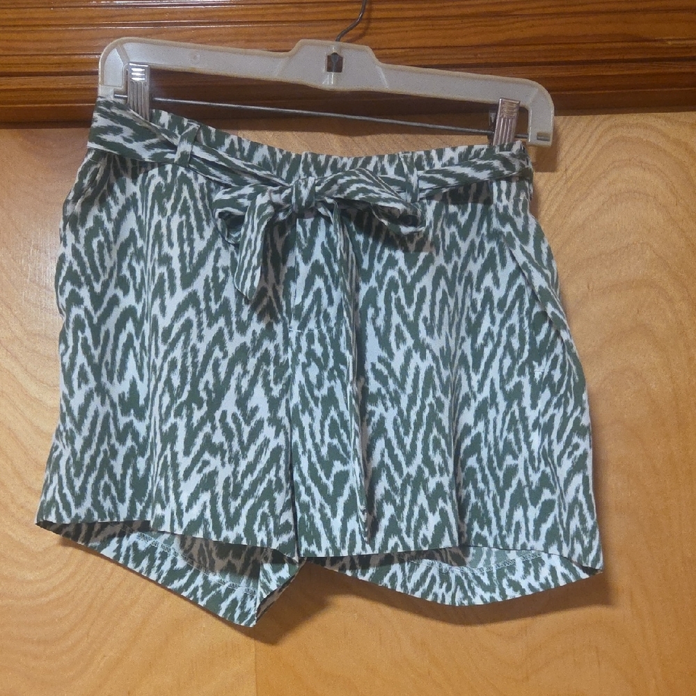 Banana Republic High Waist Green Patterned Shorts Size 3 - Picture 1 of 9